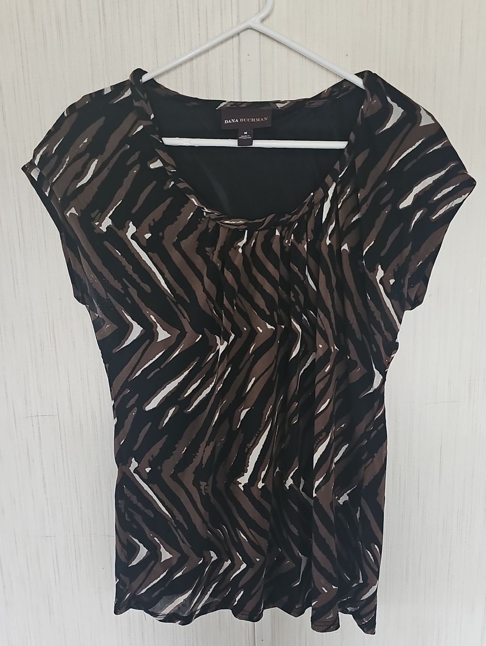 Dana Buchman Black, Brown & White Abstract Print Short Sleeve Top
